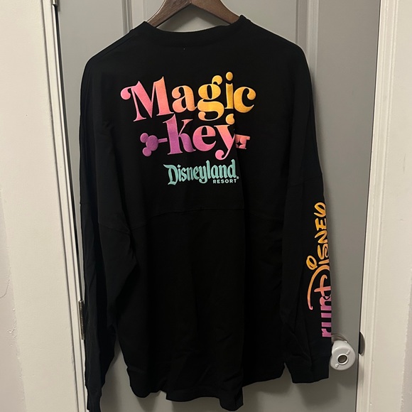 Magic Key half marathon weekend 2024 spirt jersey Disney NWOT